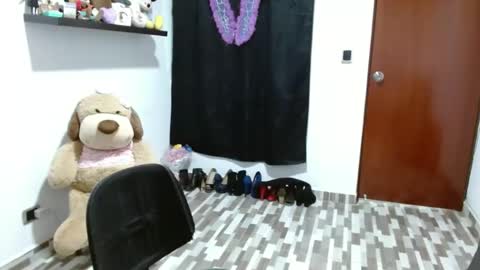 Snapshot of ela_3611 chatting on January 21, 2:11 am ela_3611 online show from January 21, 2:11 am