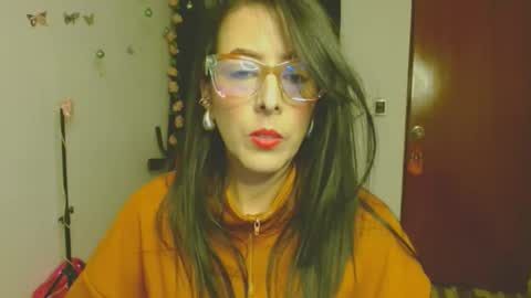 Snapshot of ela_3611 chatting on January 19, 1:09 am ela_3611 online show from January 19, 1:09 am