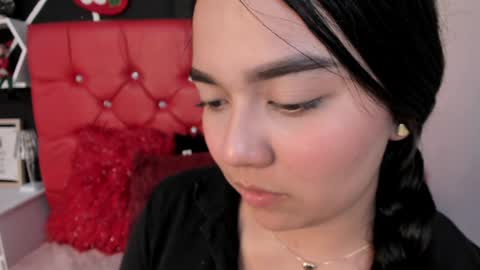 Snapshot of ela_hilton3 chatting on December 20, 10:43 pm Ela online show from December 20, 10:43 pm
