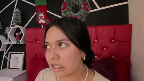 Snapshot of ela_hilton3 chatting on December 23, 11:06 pm Ela online show from December 23, 11:06 pm