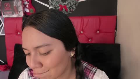 Snapshot of ela_hilton3 chatting on January 6, 10:05 pm Ela online show from January 6, 10:05 pm
