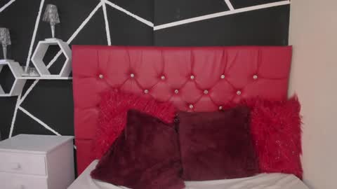 Snapshot of ela_hilton3 chatting on January 10, 8:15 pm Ela online show from January 10, 8:15 pm
