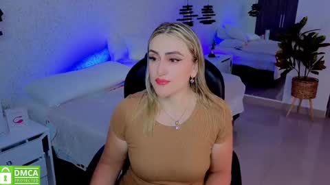 Snapshot of ela_ps chatting on October 17, 12:08 pm LOREIN online show from October 17, 12:08 pm