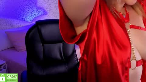 Snapshot of ela_ps chatting on February 11, 11:59 am LOREIN online show from February 11, 11:59 am