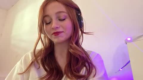 Snapshot of eladiapargo chatting on October 18, 1:12 pm Maya online show from October 18, 1:12 pm