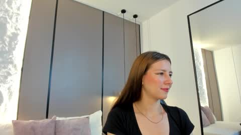 Snapshot of elaia_bridge chatting on February 23, 8:28 pm E L A I A online show from February 23, 8:28 pm