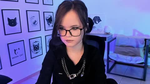 Your sweet girl online show from February 6, 5:35 am