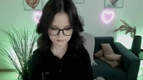 Your sweet girl online show from March 5, 8:00 pm