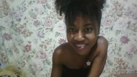 Snapshot of elalia1234 chatting on November 10, 2:10 am elalia1234 online show from November 10, 2:10 am