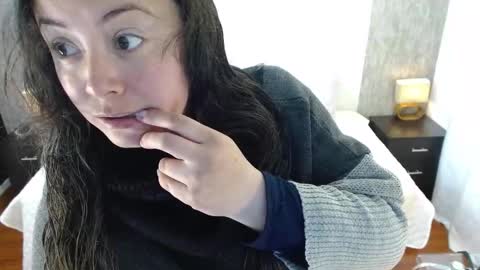 Snapshot of elamurray chatting on November 3, 11:11 am elamurray online show from November 3, 11:11 am