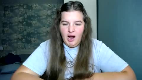 Elanis online show from October 11, 3:21 pm