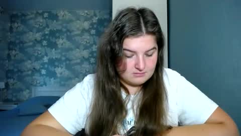 Elanis online show from October 21, 1:56 pm