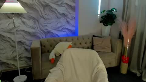 Elly online show from July 6, 3:03 am