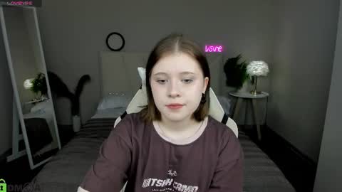 Elly online show from July 8, 3:00 am