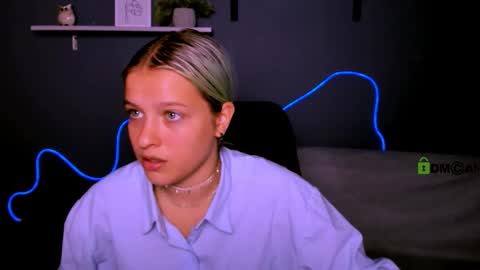 elara_night online show from September 30, 1:05 pm