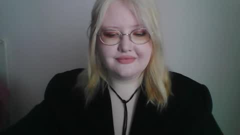 Snapshot of elayne_sweet chatting on March 14, 8:09 am elayne_sweet online show from March 14, 8:09 am