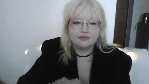 Snapshot of elayne_sweet chatting on March 21, 8:08 am elayne_sweet online show from March 21, 8:08 am