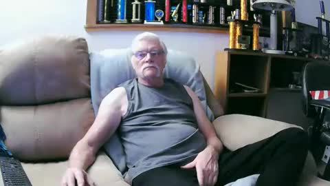 Elcamino83 online show from February 19, 6:11 am