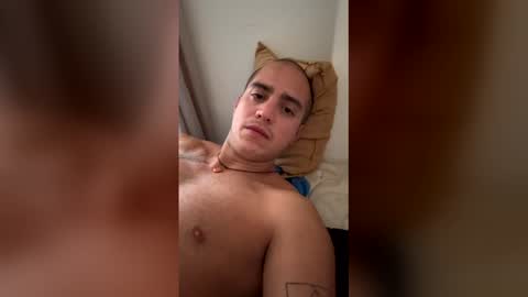 elcarlo1996 online show from March 28, 12:27 pm