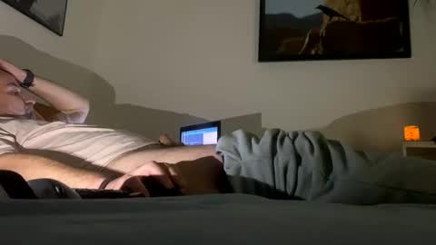 Snapshot of elcretinmo chatting on December 5, 1:36 am elcretinmo online show from December 5, 1:36 am