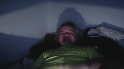 Snapshot of elcretinmo chatting on May 18, 12:18 am elcretinmo online show from May 18, 12:18 am