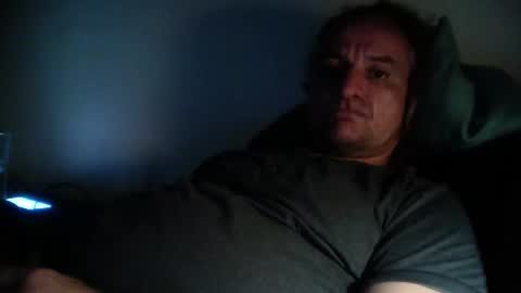 Snapshot of elcretinmo chatting on June 7, 9:18 pm elcretinmo online show from June 7, 9:18 pm