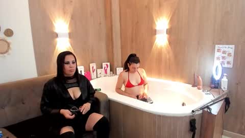 Karina and Melisa online show from December 4, 12:25 pm