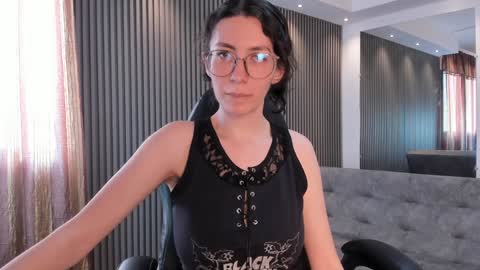 Snapshot of electraa_fox chatting on December 3, 6:17 pm Electra online show from December 3, 6:17 pm