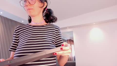 Snapshot of electraa_fox chatting on December 7, 6:04 pm Electra online show from December 7, 6:04 pm