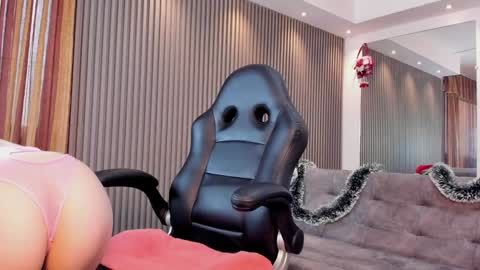 Snapshot of electraa_fox chatting on December 28, 12:03 pm Electra online show from December 28, 12:03 pm