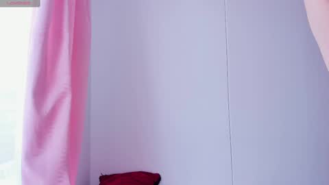 Snapshot of electraa_fox chatting on March 3, 8:54 pm Electra online show from March 3, 8:54 pm