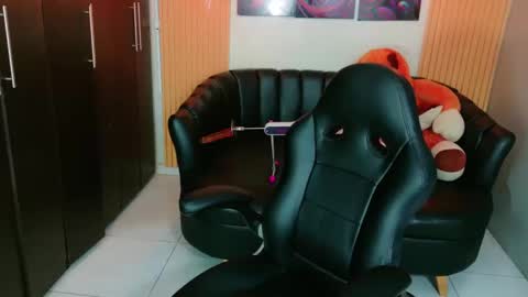 electrogoddess online show from October 23, 4:34 am