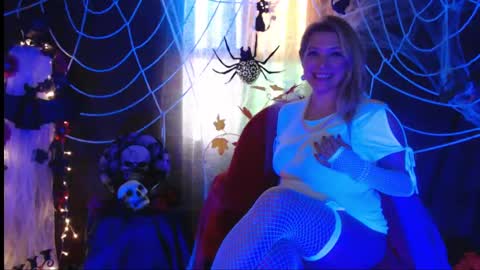 Snapshot of elegancia_ chatting on October 26, 7:20 pm Elegancia online show from October 26, 7:20 pm