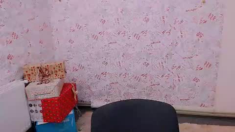 Snapshot of elegant_princess1 chatting on March 11, 11:44 am elegant_princess1 online show from March 11, 11:44 am