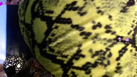 Snapshot of elektra_petite chatting on December 22, 8:36 pm ELEKTRA hii my birthday is tomorrow but I will celebrate it on Sunday Ill wait for you online show from December 22, 8:36 pm