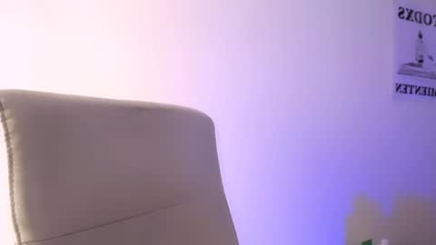 Snapshot of elektra_sky11 chatting on January 31, 4:17 pm Elektra Sky online show from January 31, 4:17 pm