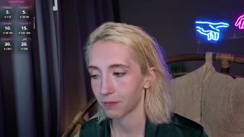 Snapshot of elen__moore chatting on June 26, 5:45 am Elen online show from June 26, 5:45 am