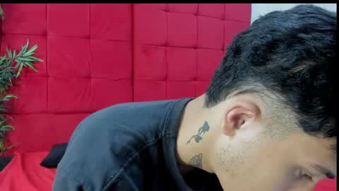 Snapshot of elena_and_derek chatting on December 19, 3:29 am Elena Derek online show from December 19, 3:29 am