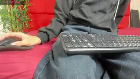 Snapshot of elena_and_derek chatting on December 30, 2:09 am Elena Derek online show from December 30, 2:09 am