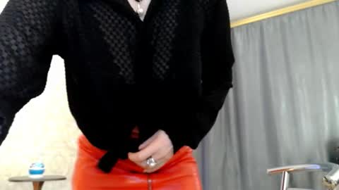 elenaza online show from November 15, 1:40 pm