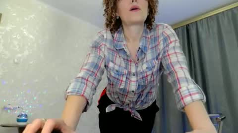 elenaza online show from April 20, 9:05 pm