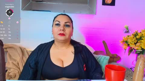 elenna_boobs_ online show from October 3, 6:21 am