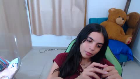 agnes online show from February 25, 7:03 pm