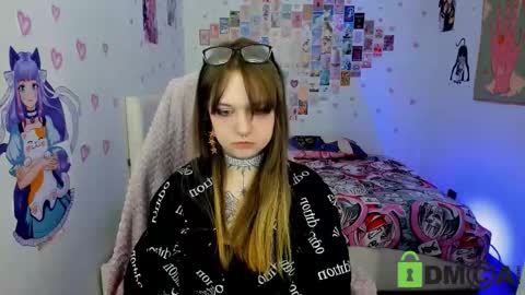 Kira online show from February 2, 8:40 pm