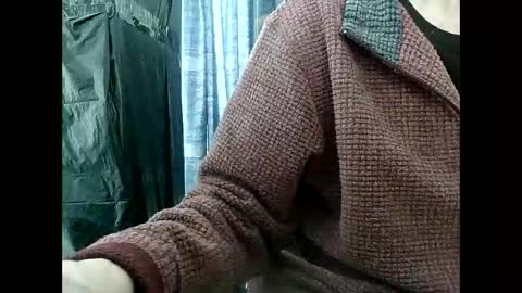 Snapshot of elfyonee chatting on January 10, 10:06 am elfyonee online show from January 10, 10:06 am