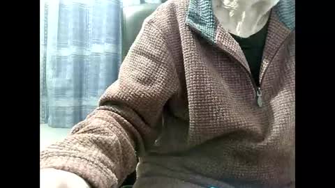 Snapshot of elfyonee chatting on February 6, 8:02 pm elfyonee online show from February 6, 8:02 pm