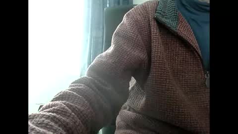 Snapshot of elfyonee chatting on February 7, 11:12 am elfyonee online show from February 7, 11:12 am