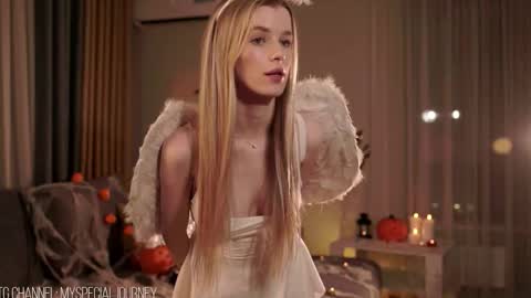 Eli online show from October 31, 7:26 pm