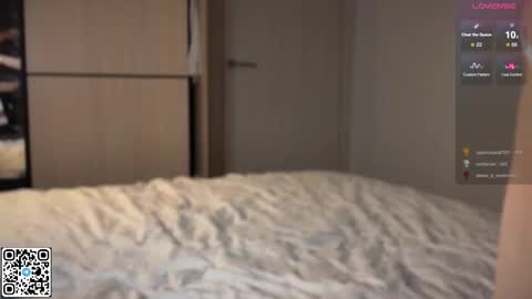 Elizabeth Lizi online show from November 17, 1:06 pm