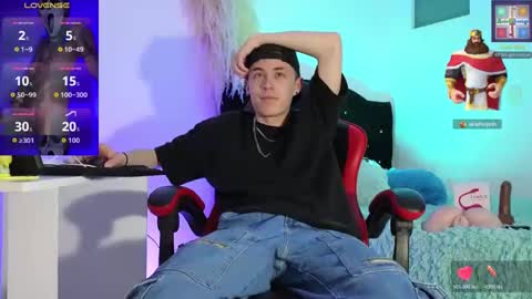 Snapshot of elian_cooper18 chatting on November 6, 1:06 am Elian online show from November 6, 1:06 am